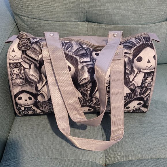 Grey bag with doll drawing - Picture 1 of 2
